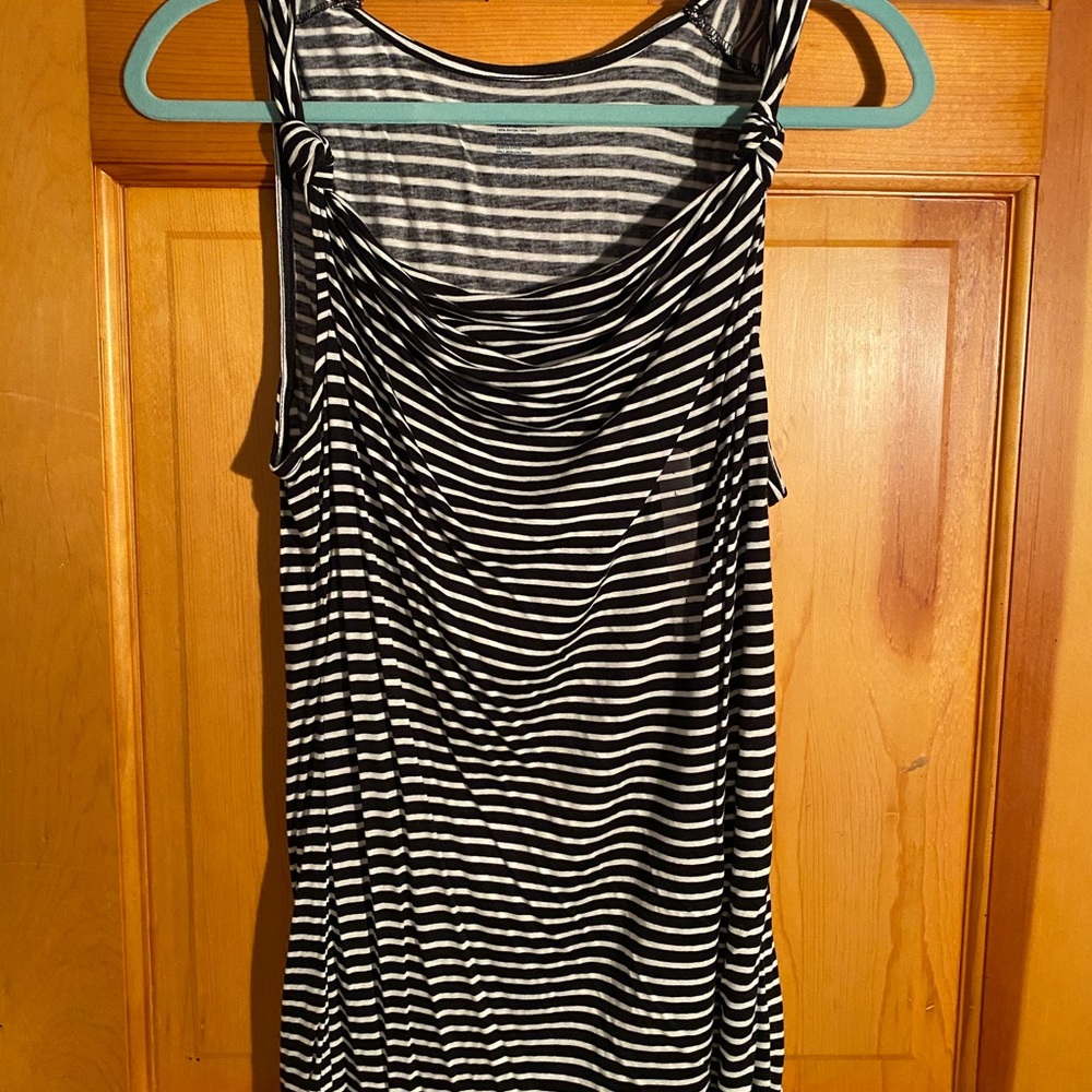 sleeveless top